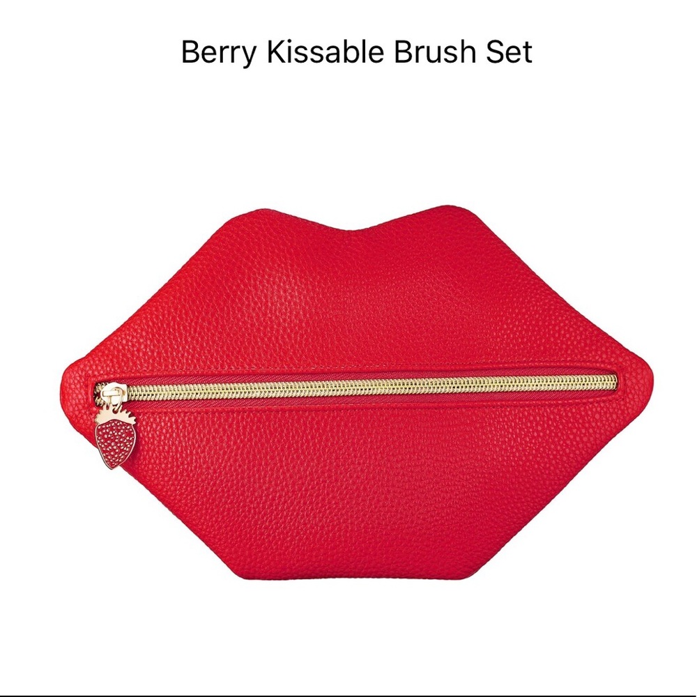 🍓SEPHORA BERRY KISSABLE BRUSH SET BRAND NEW 🍓 - Picture 3 of 6